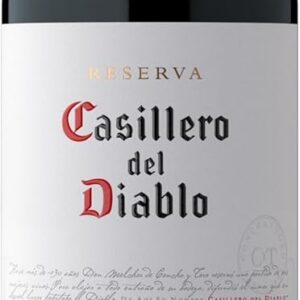 Close cápsula vermelha e rótulo Casillero del Diablo Cabernet Sauvignon Concha y Toro